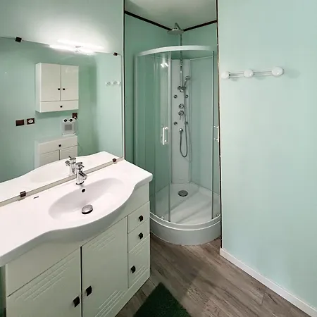 Spacious For 8 In Appartamento