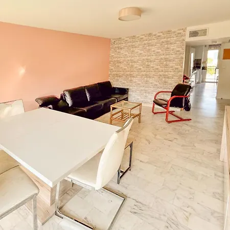 Spacious For 8 In Appartamento
